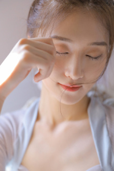校长李忠玩弄新婚女教师